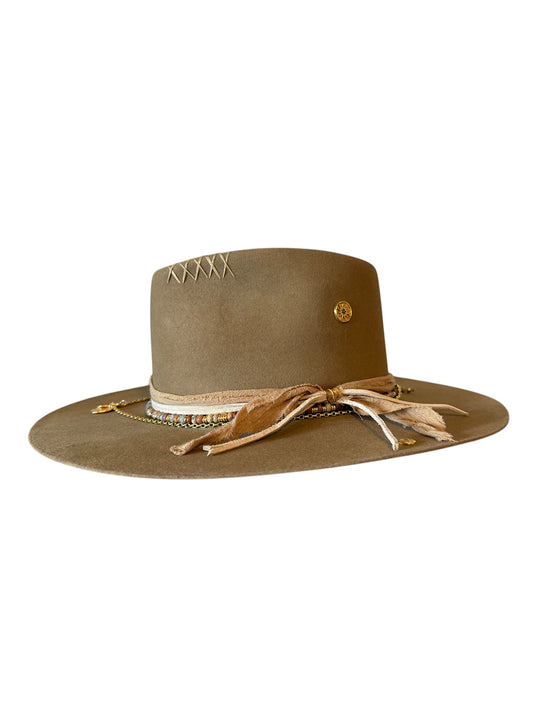 detail-of-the-pencil-cross-stitch-hand-work-at-the-crown-peak-of-the-mesa-camel-felt-fedora